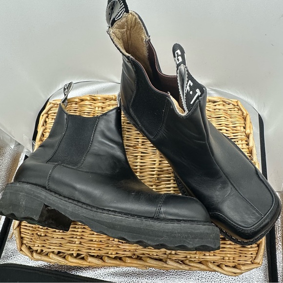 John Fluevog Black Leather Chelsea Boots - Picture 2 of 7